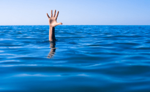 Maltempo, tromba d'aria in spiaggia a Civitanova. Ecco lo spaventoso video!