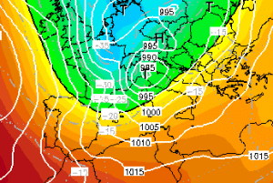 | Alleagto 1: minimo di 985hpa sul nord Italia, isobare strette |