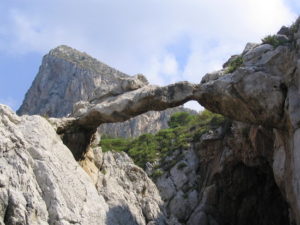 Sicilia, riapre l'Arco Azzurro, bellezza naturale della costa tirrenica