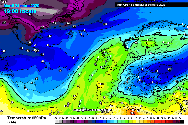 Emessa allerta meteo arancione su Sicilia occidentale e orientale.