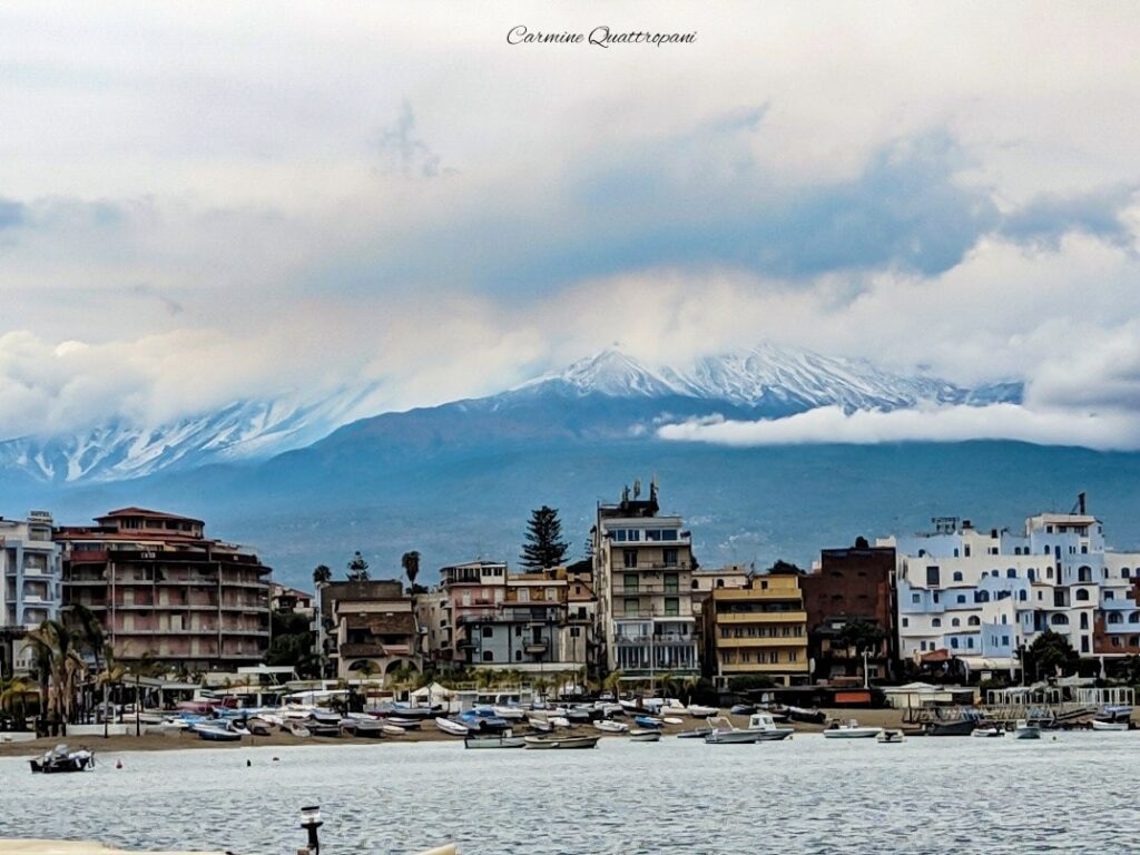 Sicilia: torna l'attesa neve sull'Etna oltre i 2.100 m circa.