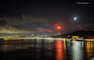 Cartoline dalla Sicilia: l'eruzione dell'Etna da Giardini Naxos.