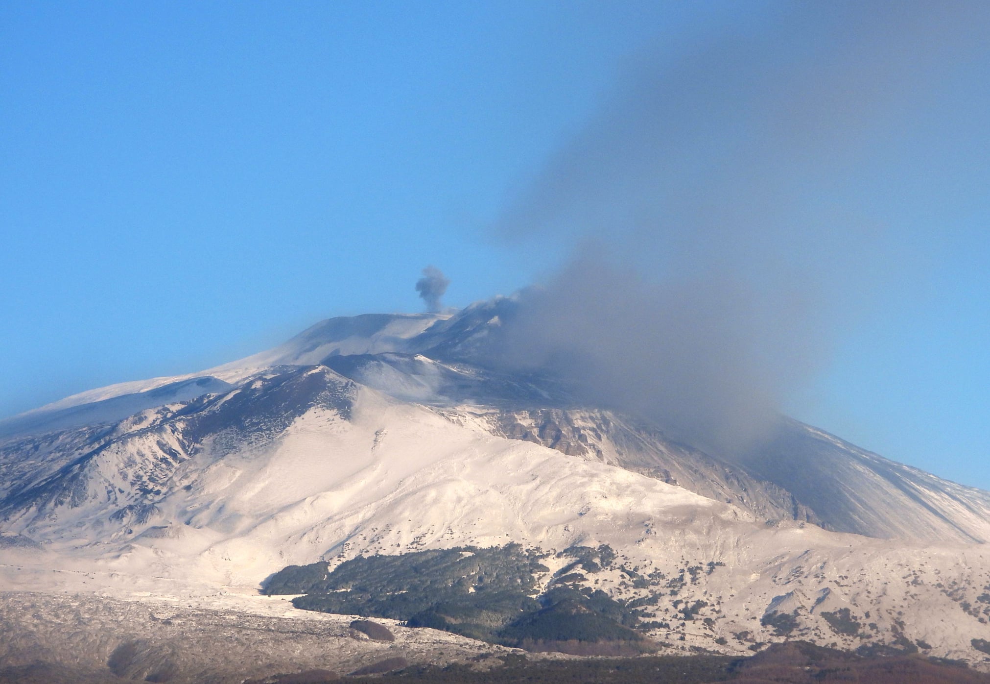 Sicilia, Etna: si torna all'attività ordinaria.