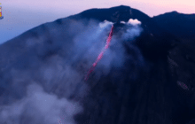 Sicilia, Stromboli: riprese del trabocco lavico da un elicottero - VIDEO