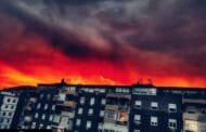 Sicilia, tramonto infuocato a Palermo: il cielo si tinge di rosso. Boom di foto nel web.