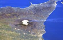 Sicilia: l'astronauta giapponese Soichi Noguchi fotografa l'Etna dalla stazione spaziale.