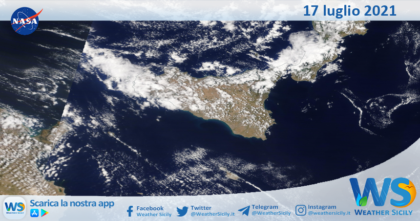 Sicilia: immagine satellitare Nasa di sabato 17 luglio 2021