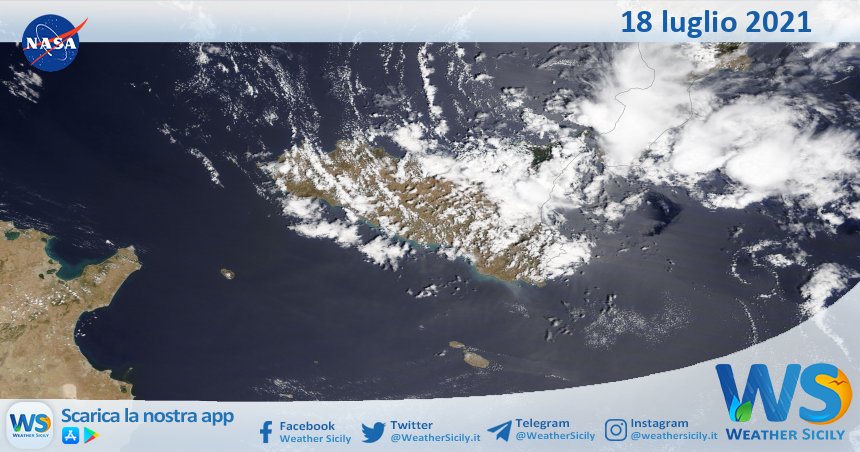 Sicilia: immagine satellitare Nasa di domenica 18 luglio 2021