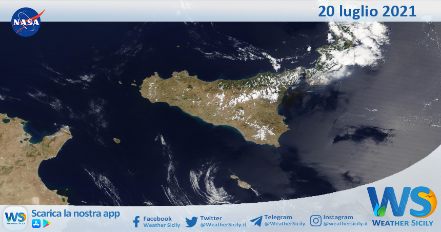 Sicilia: immagine satellitare Nasa di martedì 20 luglio 2021