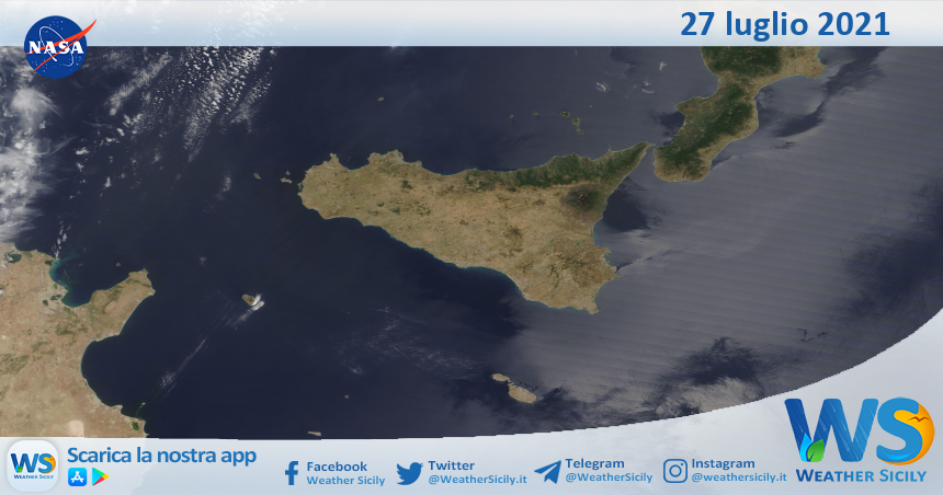 Sicilia: immagine satellitare Nasa di martedì 27 luglio 2021