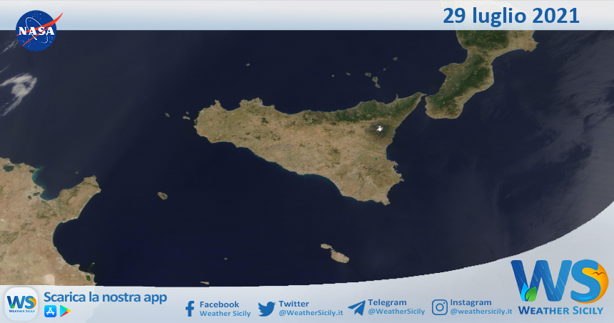 Sicilia: immagine satellitare Nasa di giovedì 29 luglio 2021