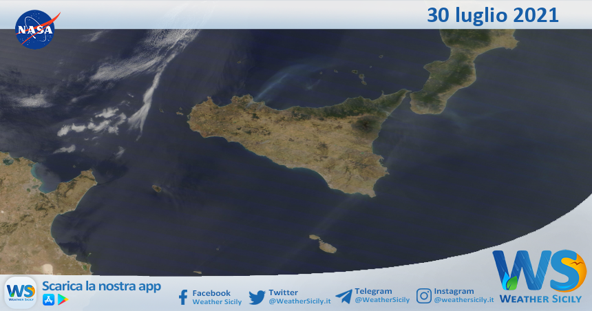 Sicilia: immagine satellitare Nasa di venerdì 30 luglio 2021