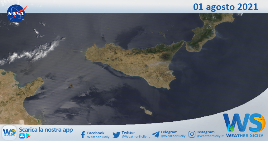 Sicilia: immagine satellitare Nasa di domenica 01 agosto 2021