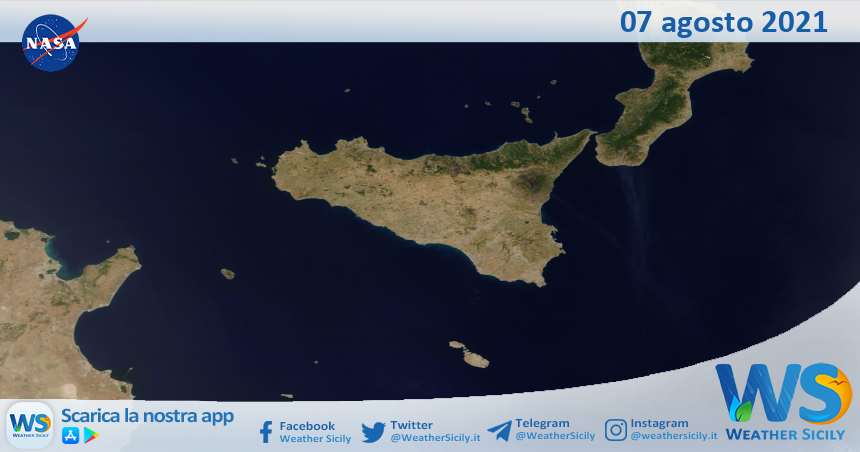Sicilia: immagine satellitare Nasa di sabato 07 agosto 2021