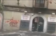 Catania: la furia dell'acqua in pieno centro (VIDEO)