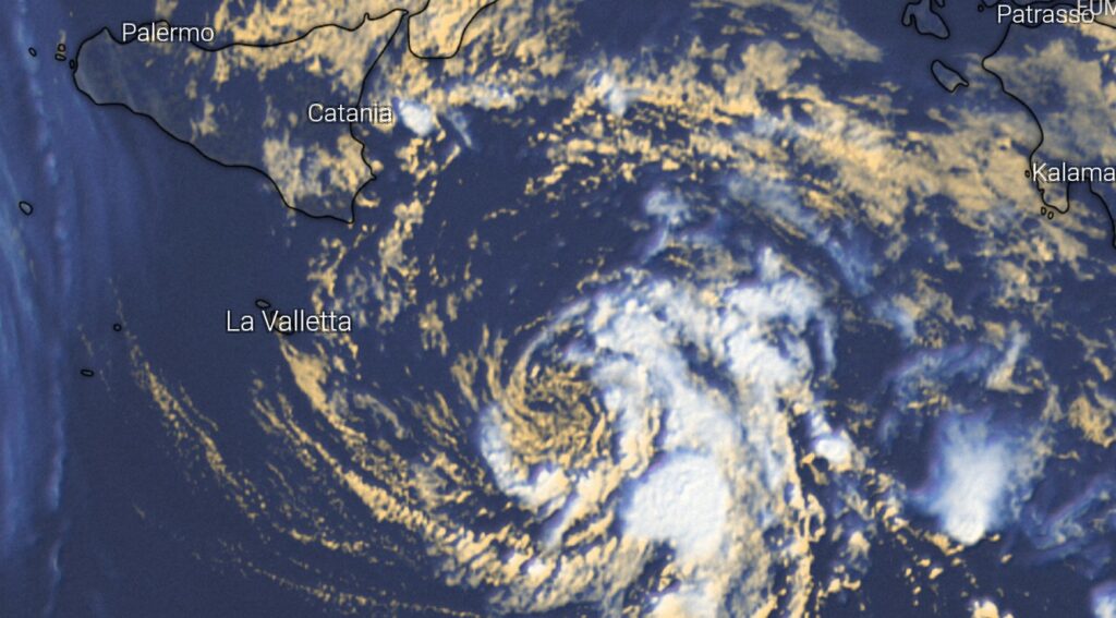 Sicilia il ciclone Apollo si è ufficialmente allontanato dall'isola