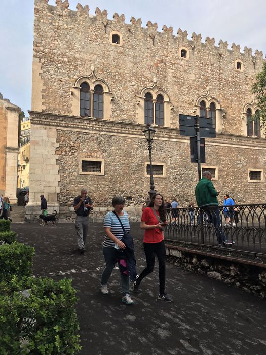 Pioggia di Lapilli su Taormina (VIDEO)