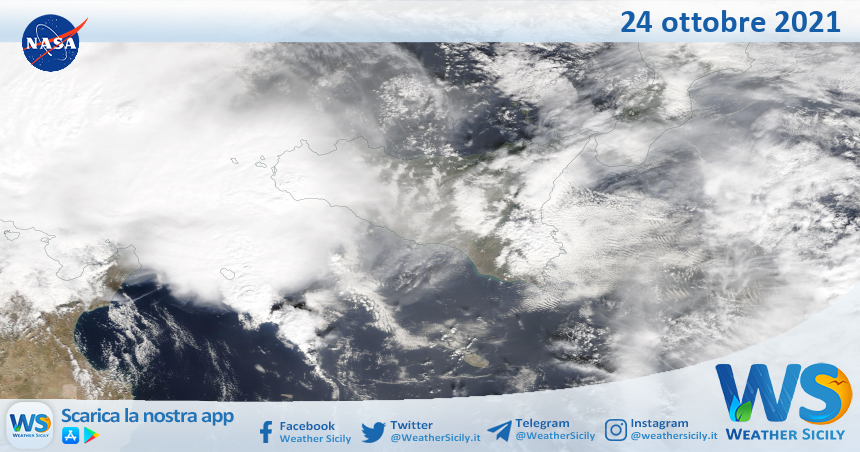 Sicilia: immagine satellitare Nasa di domenica 24 ottobre 2021