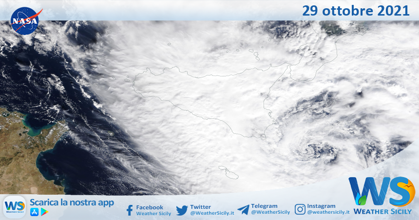 Sicilia: immagine satellitare Nasa di venerdì 29 ottobre 2021
