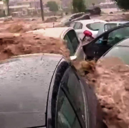 Sicilia: alluvione a Scordia. Auto sommerse dall'acqua (VIDEO)