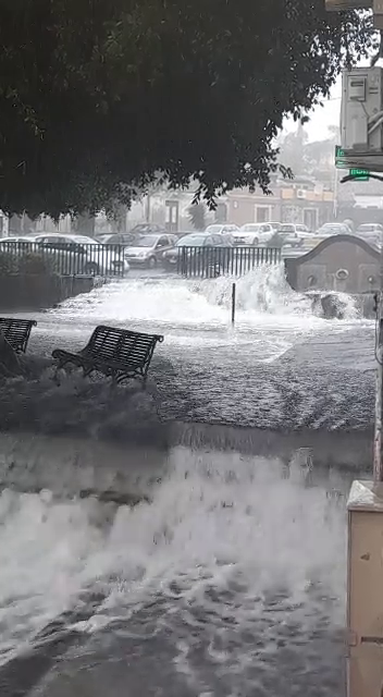 Catania: nubifragio, strade come fiumi (VIDEO)