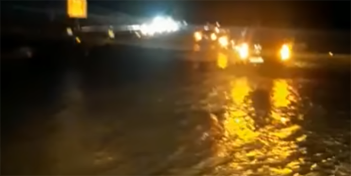 Ultim'ora: straripa torrente sull'autostrada A29 all'altezza di Castellammare del Golfo. VIDEO