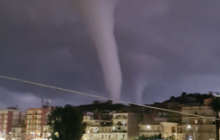 Sicilia, doppia tromba marina a Licata - VIDEO