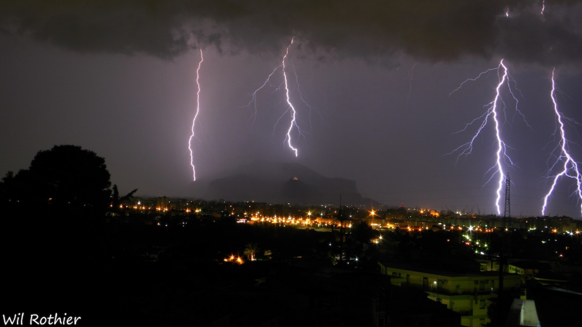 Sicilia: temporali localmente intensi in corso!