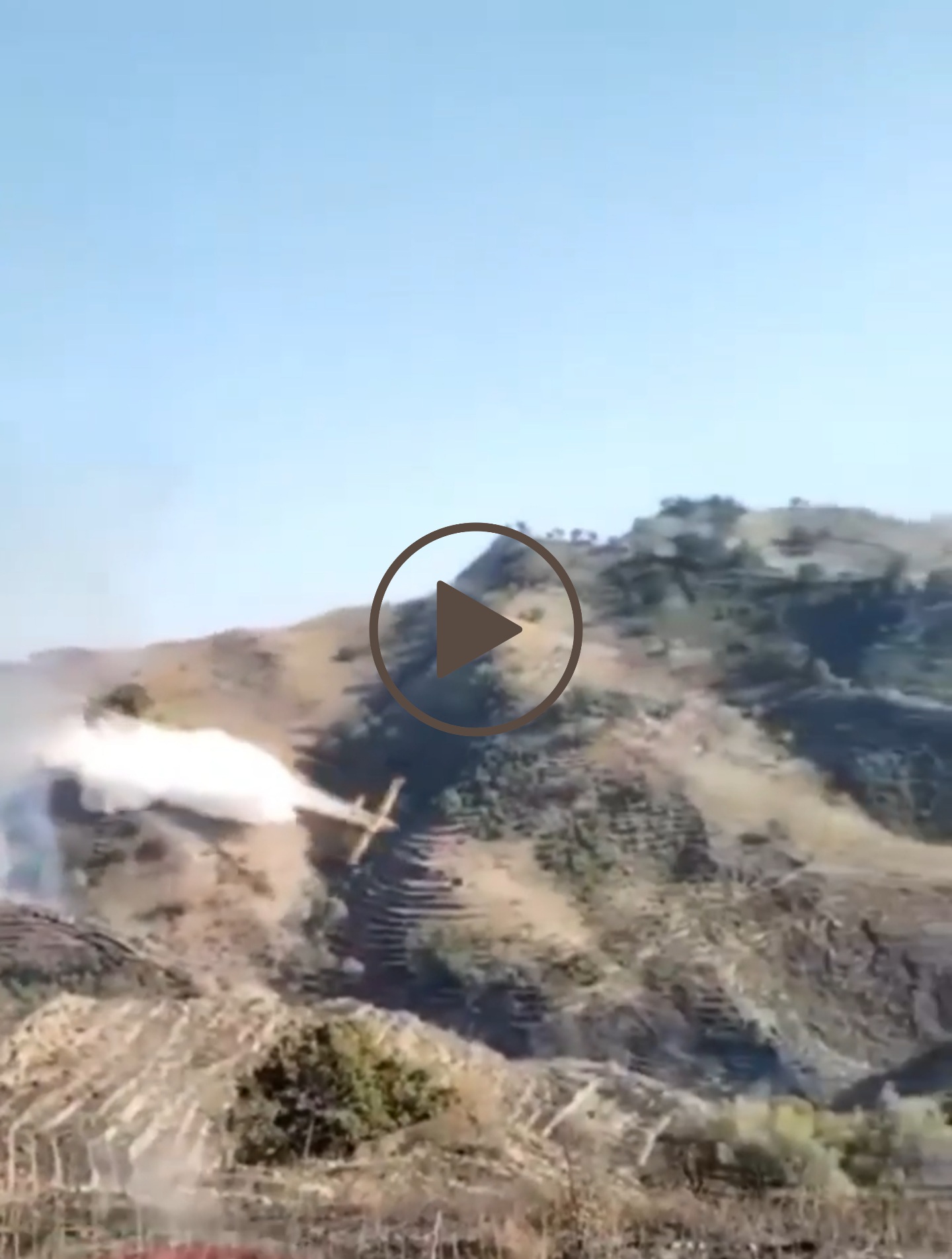 Meteo Sicilia: Tragedia sull'Etna! Canadair si schianta nei pressi di Linguaglossa. Morti i 2 piloti - VIDEO -