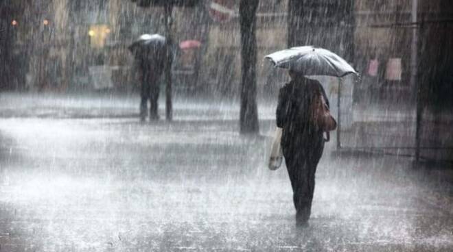 Meteo Sicilia: maltempo in arrivo! Piogge e locali temporali tra domani e lunedì.