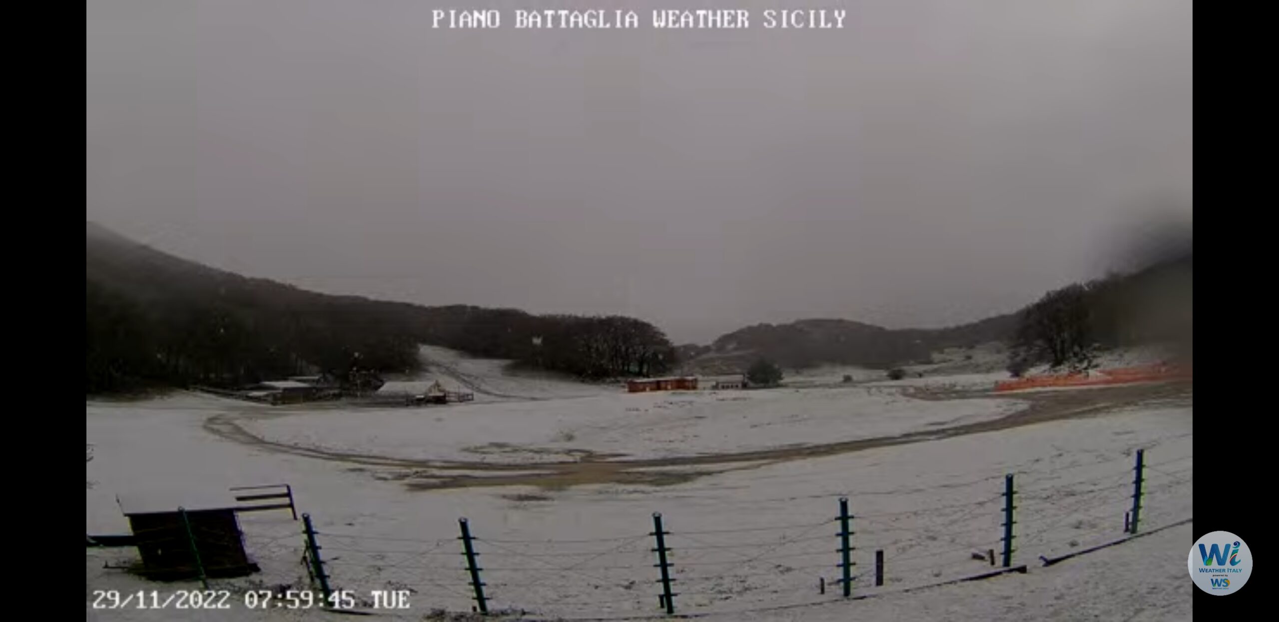 Meteo Sicilia: prima neve stagionale a Piano Battaglia! Nevica attualmente anche sui Nebrodi oltre i 1500m.