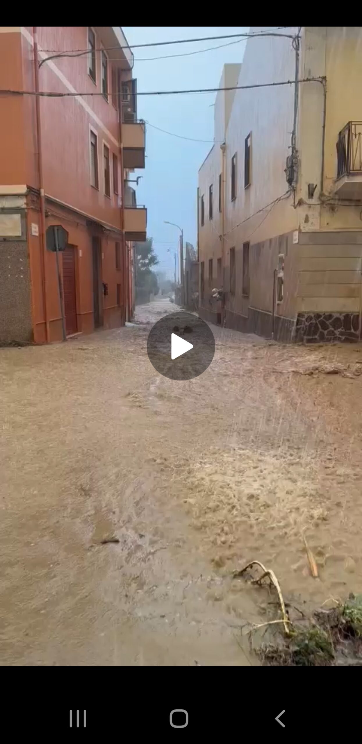 Meteo Sicilia: piogge alluvionali sul messinese. Ecco Barcellona Pozzo di Gotto - VIDEO -