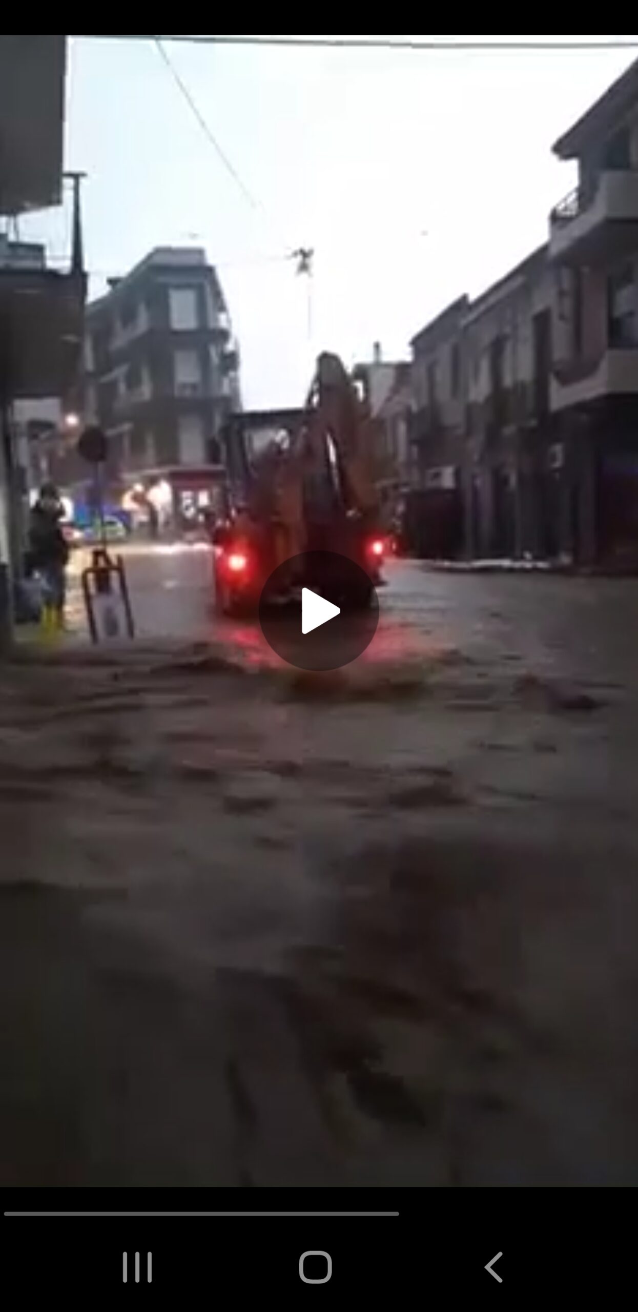 Alluvione nel messinese! Strade invase dal fango a Barcellona Pozzo di Gotto - VIDEO -