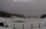 Meteo Sicilia: nevica attualmente sui rilievi settentrionali a circa 800m. Imbiancata Piano Battaglia!