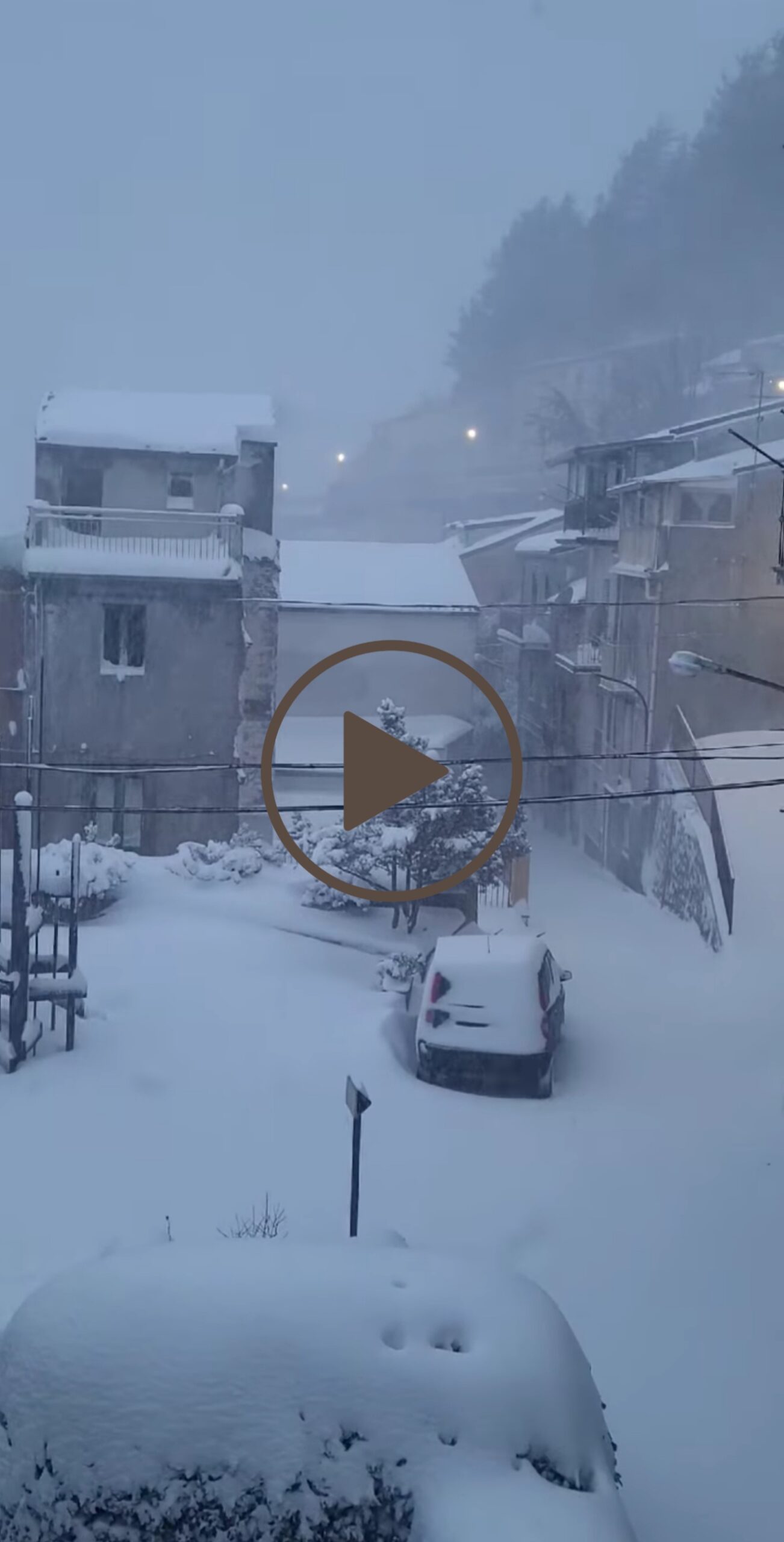 Meteo Sicilia: eccezionale nevicata in atto a Floresta! - VIDEO -