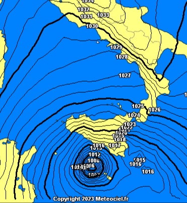 Meteo Sicilia: Ciclone Mediterraneo con alluvioni lampo e nubifragi attesi nelle prossime ore! Raggiunti i 200mm nel siracusano. Fase clou pronta ad avere inizio!