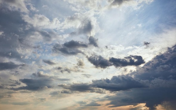 Meteo Torretta: domani lunedì 28 Agosto nuvoloso per velature, previste forti raffiche di vento.