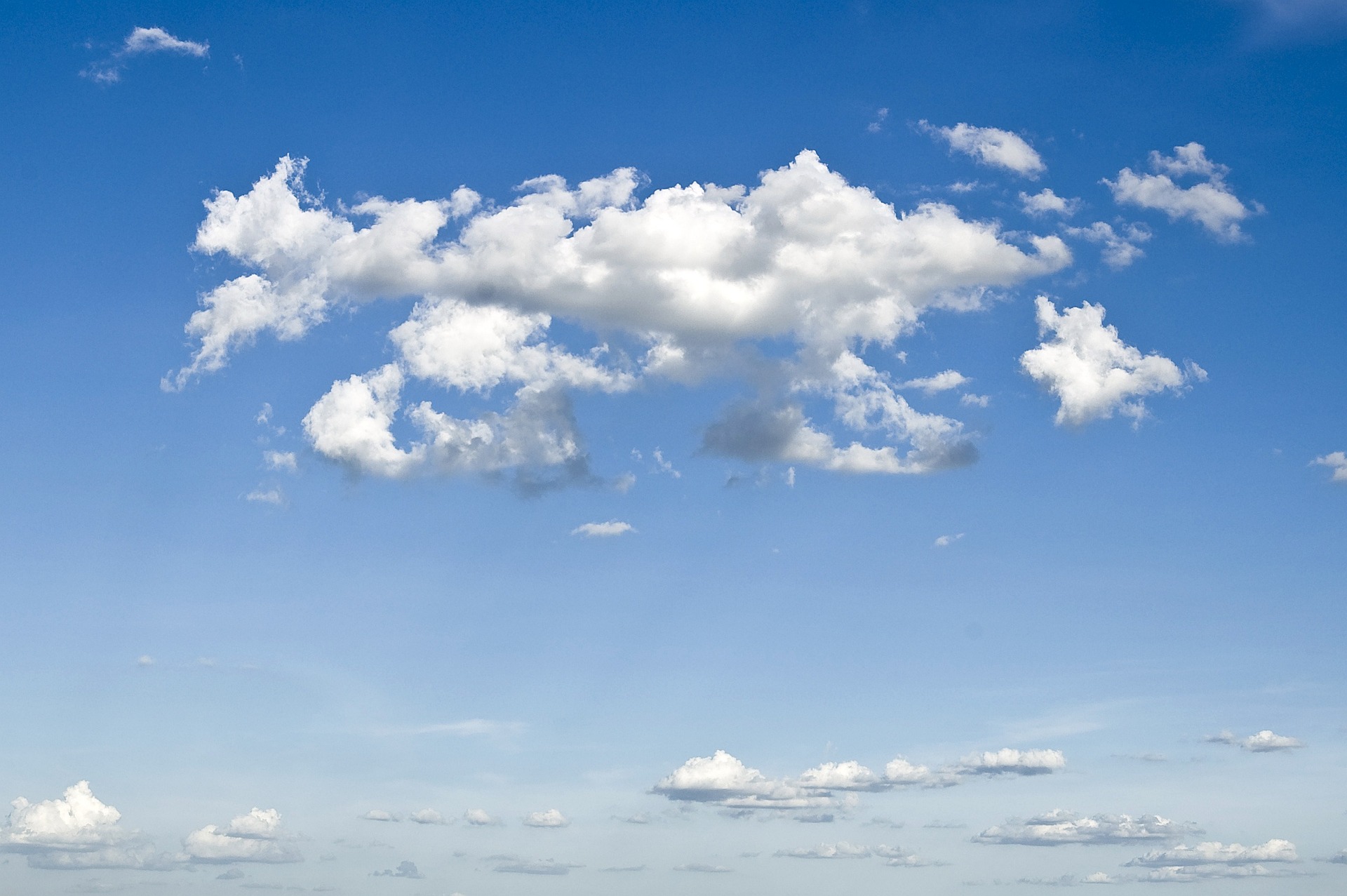 Meteo Catania: domani venerdì 1 Settembre sereno con qualche nube.