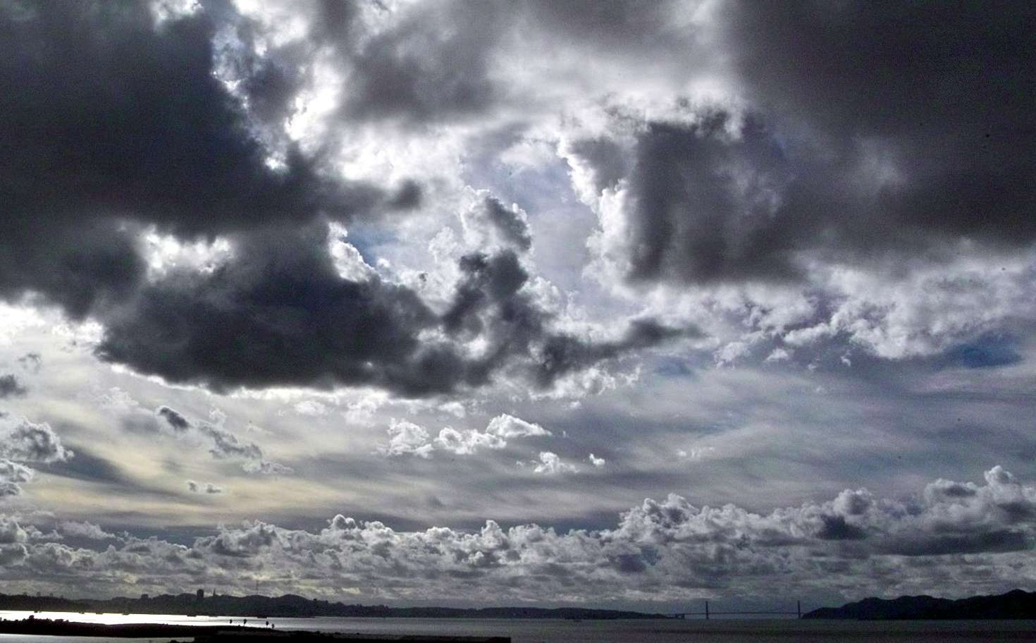 Meteo Agrigento: domani mercoledì 1 Novembre cielo nuvoloso per velature.