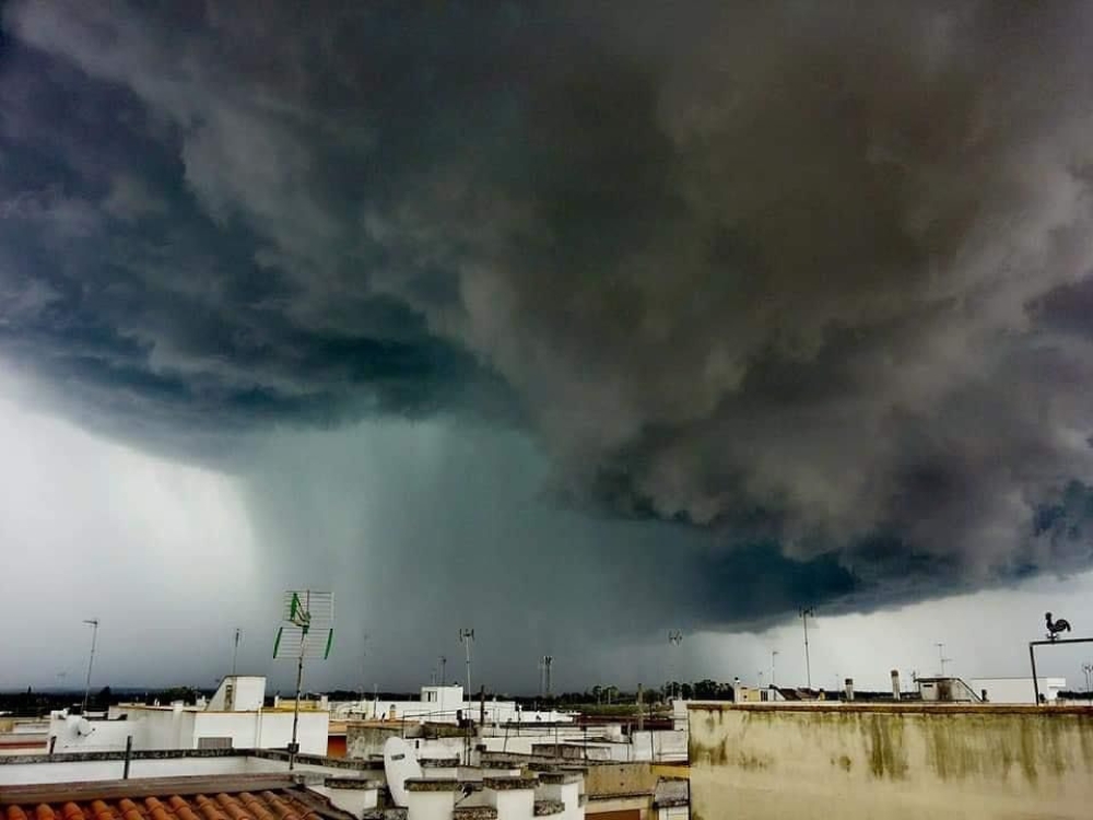 Meteo Enna: oggi sabato 24 Febbraio temporali deboli. Allerta gialla della Protezione Civile.